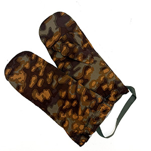 Blurred Edge Mittens